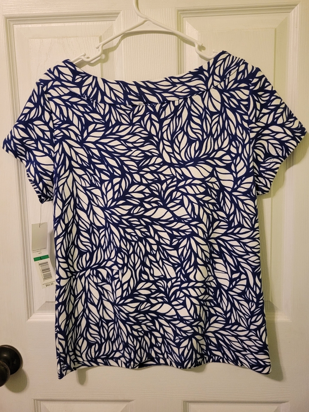 Rafaella Navy and White Leaf-Print Short Sleeve Top - Picture 2 of 9